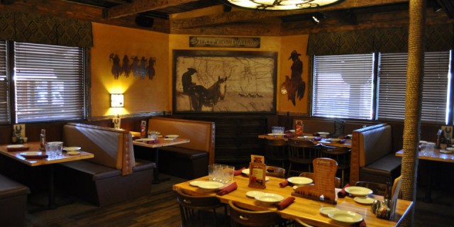 Dining area at Santa Rosa Cattlemens 